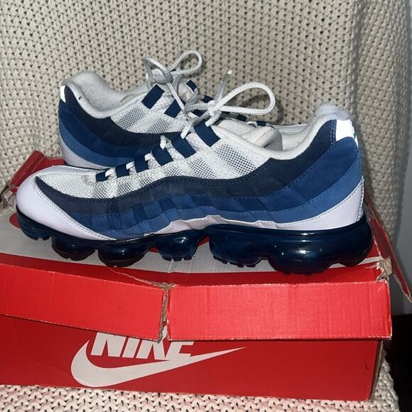 Nike Air Max 95 Blue Sneakers - Picture 8 of 11